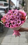 Букет из  розовых хризантем и альстромерии. Цветы Владивосток фото 3 — Цветочный король