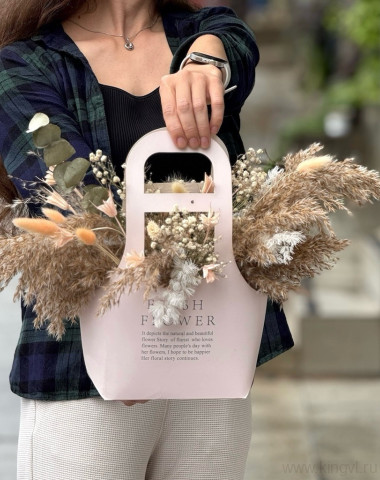 Композиция из сухоцветов в сумочке — Цветочный король