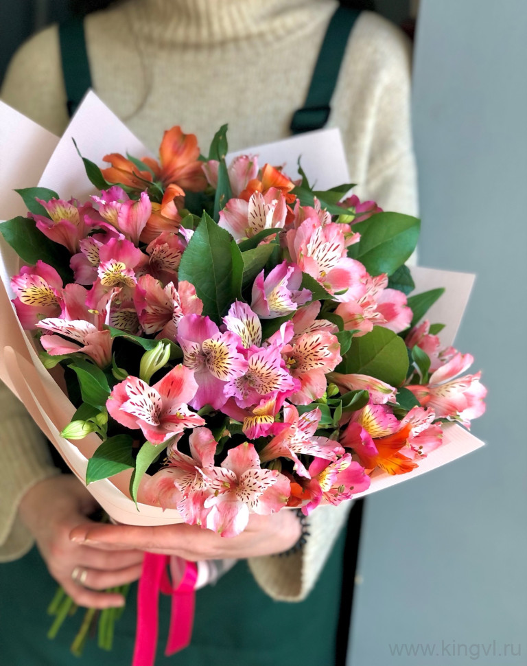 Букет из альстромерий . Цветы Владивосток
