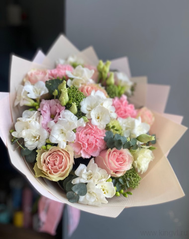 Букет из фрезии — Цветочный король