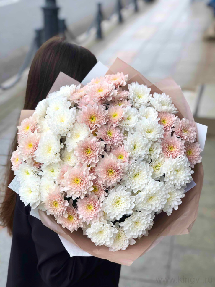 Пышный букет хризантем 