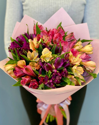 Яркие альстромерии  &mdash; Цветочный король