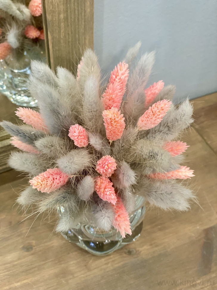 Композиция в вазочке. Цветы Владивосток