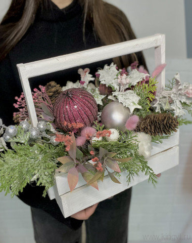 Искусственная новогодняя композиция — Цветочный король