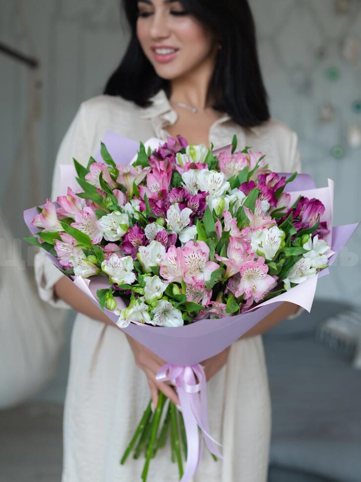 Цветы Пышные альстромерии доставка Владивосток Цветочный король доставка