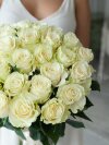 Охапка белых роз . Цветы Владивосток фото 3 — Цветочный король