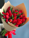 Букет из красных тюльпанов (25 шт). Цветы Владивосток фото 2 &mdash; Цветочный король