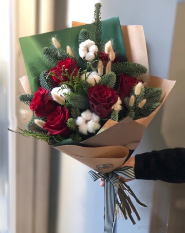 Букет из роз и нобилиса — Цветочный король