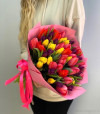 Букет из разноцветных тюльпанов (51 шт). Цветы Владивосток фото 1 &mdash; Цветочный король