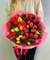 Букет из разноцветных тюльпанов (51 шт). Цветы Владивосток фото 2 &mdash; Цветочный король