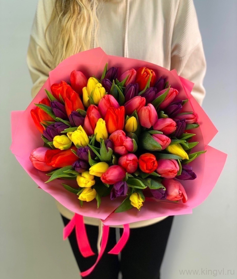 Букет из разноцветных тюльпанов (51 шт). Цветы Владивосток