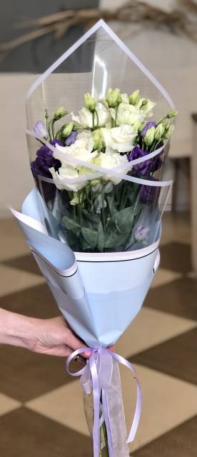 Букет из 5 бело-сиреневых эустом