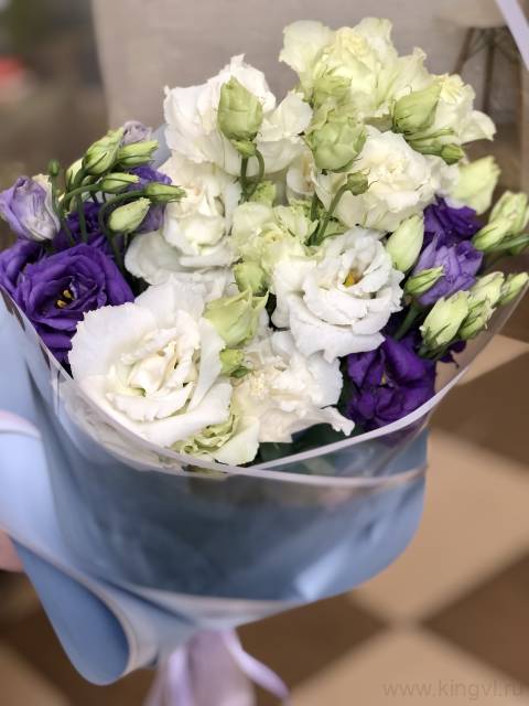 Букет из 5 бело-сиреневых эустом