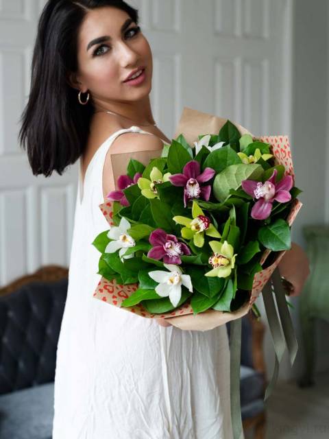 Букет орхидей