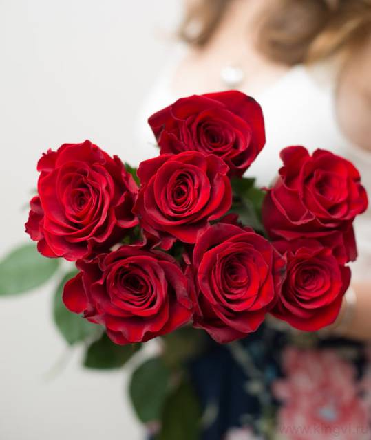Розы красные - любое количество