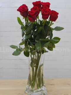 Розы красные - любое количество. Цветы Владивосток