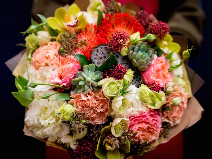 Букет с лотосом