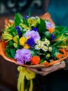 Букет из кустовых роз и гвоздик. Цветы Владивосток фото 2 — Цветочный король