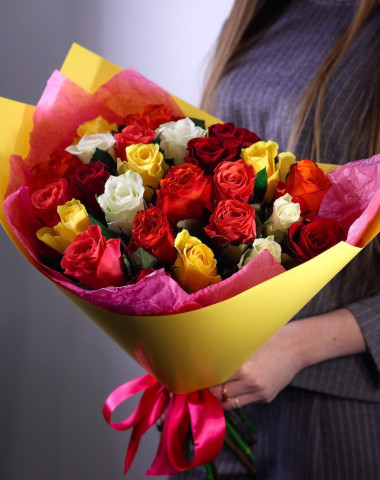 Микс разноцветных  роз  — Цветочный король