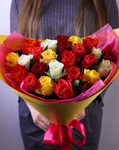 Микс разноцветных  роз  — Цветочный король