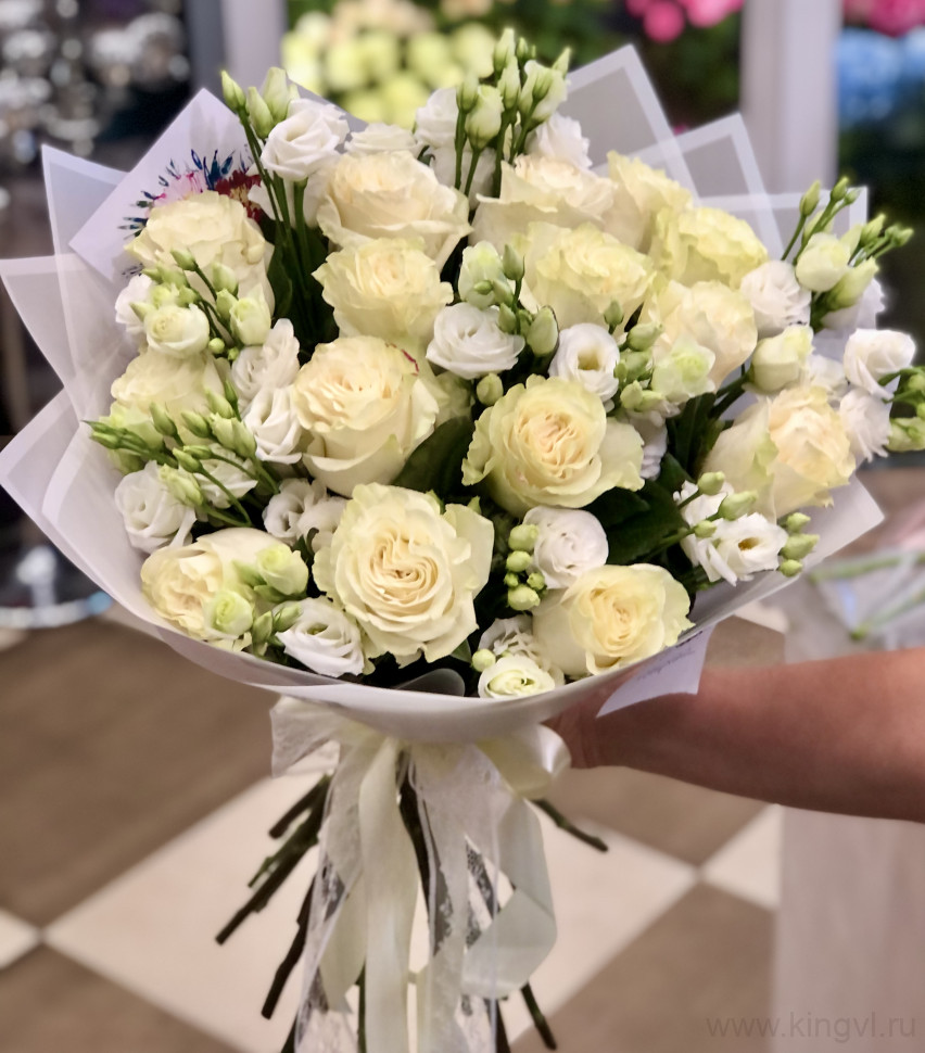 Букет "Белая симфония". Цветы Владивосток фото 1 — Цветочный король