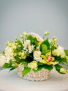 Корзина с белыми розами. Цветы Владивосток фото 2 — Цветочный король