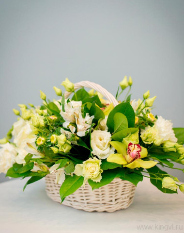 Корзина с белыми розами — Цветочный король