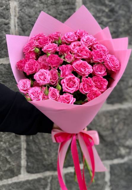 Букет из 7 кустовых роз