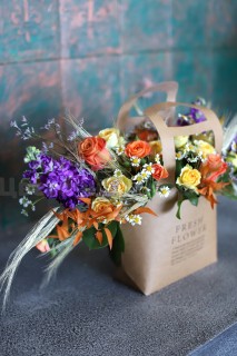 Полевые цветы с пшеницей в крафтовой сумочке. Цветы Владивосток