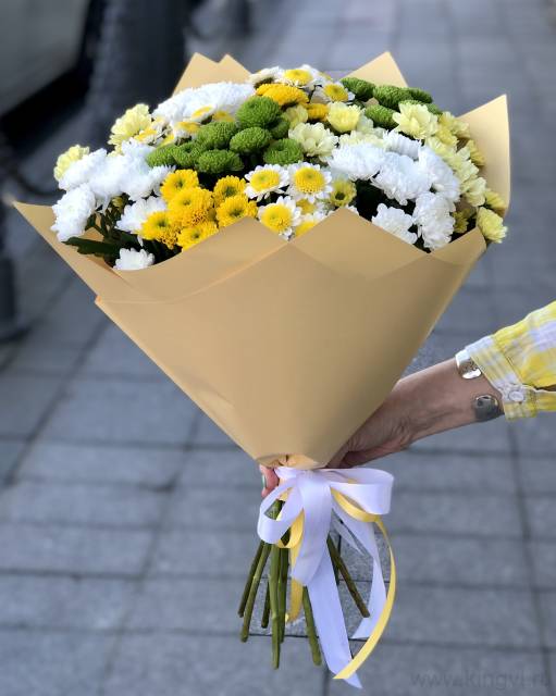 Букет разноцветных хризантем 