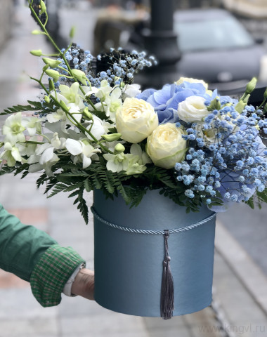 Композиция в коробкес гортензией — Цветочный король