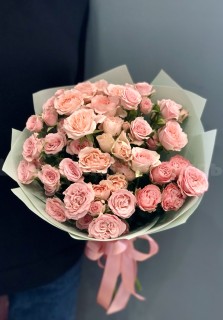 Букет из 9 кустовых роз. Цветы Владивосток