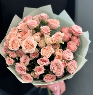 Букет из 9 кустовых роз. Цветы Владивосток