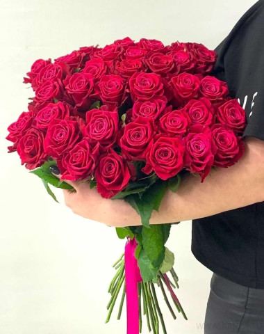 Букет из 35 малиновых роз  — Цветочный король