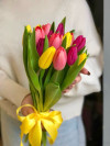 Букет разноцветных тюльпанов (15 шт). Цветы Владивосток фото 1 &mdash; Цветочный король