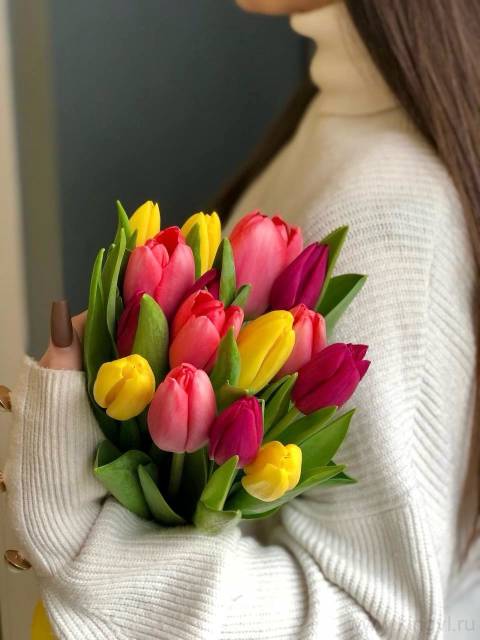 Букет разноцветных тюльпанов (15 шт)