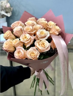 Букет из 19  роз. Цветы Владивосток