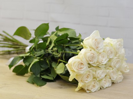 Мелодия гармонии. 15 роз  . Цветы Владивосток