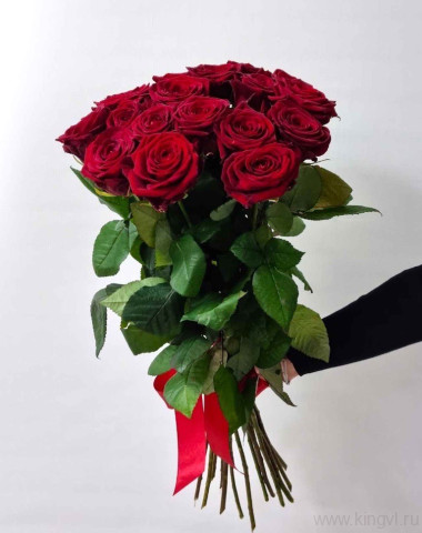 Букет из 17 красных роз  — Цветочный король