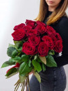 Букет из 17 красных роз . Цветы Владивосток фото 2 — Цветочный король