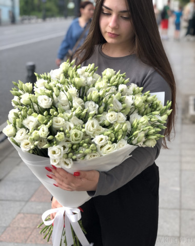 Букет из 31 эустомы — Цветочный король