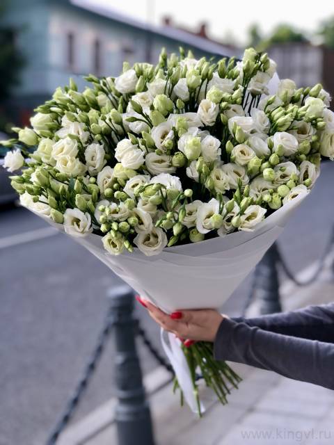 Букет из 31 эустомы