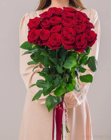 Букет из 25 высоких красных роз ( 70см)  — Цветочный король