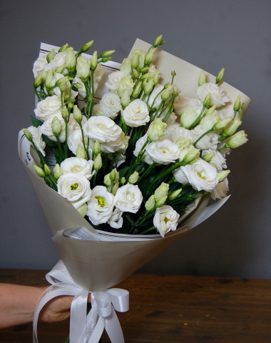 Букет из 7 эустом — Цветочный король