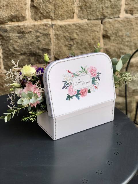 Композиция"Чемоданчик счастья"