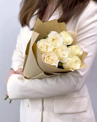 Букет белых роз (7шт) — Цветочный король