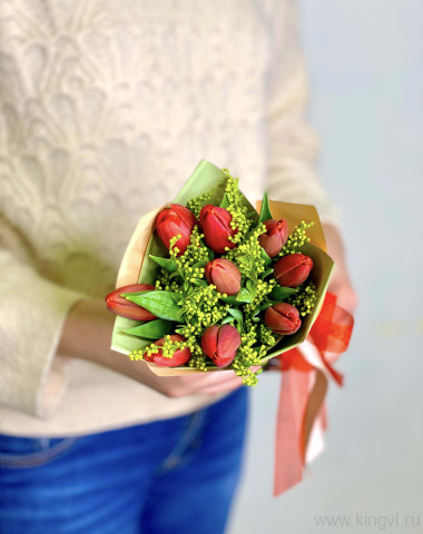 Мини-букет с тюльпанами и солидаго 2 — Цветочный король