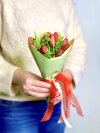 Мини-букет с тюльпанами и солидаго 2. Цветы Владивосток фото 2 — Цветочный король