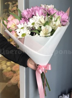 Букет из  хризантем и альстромерий. Цветы Владивосток
