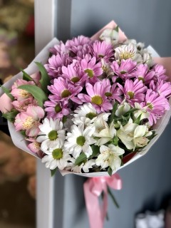 Букет из  хризантем и альстромерий. Цветы Владивосток